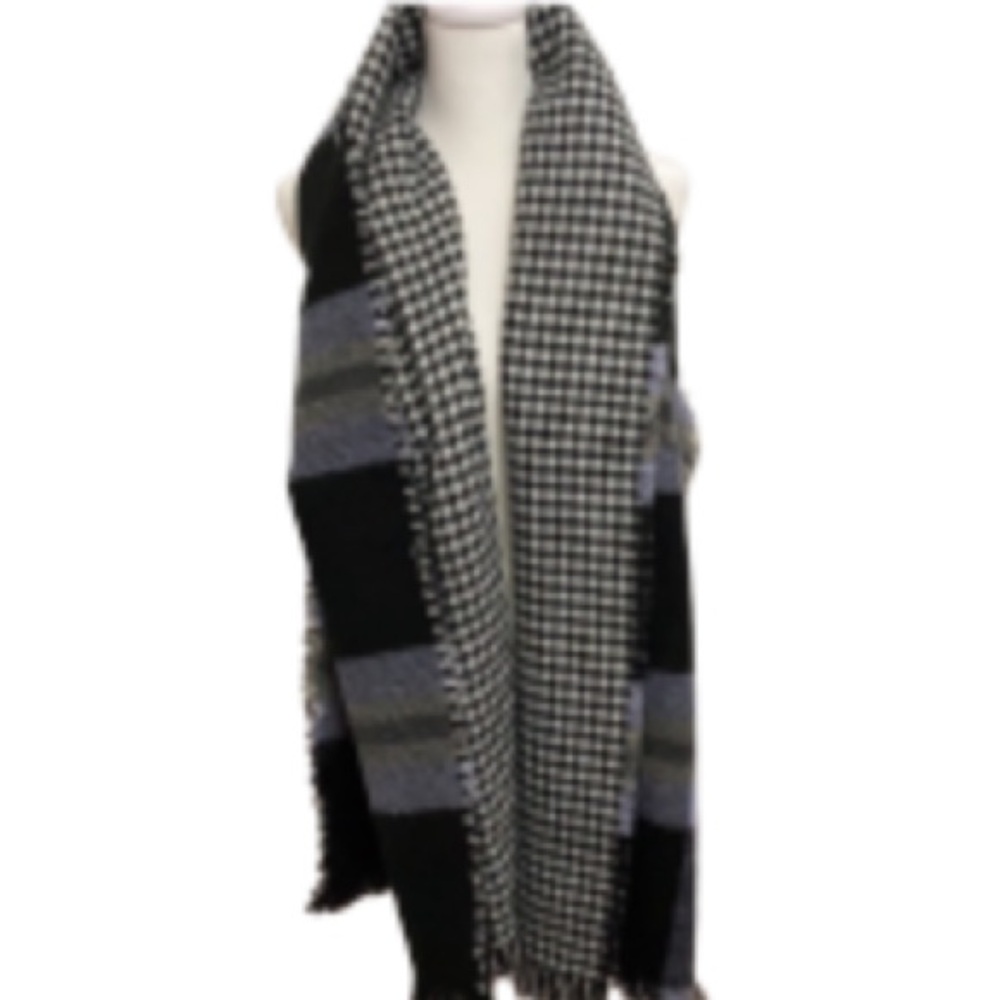 NWOT Tahari Acrylic Reversible Scarf OSFM - Picture 4 of 16